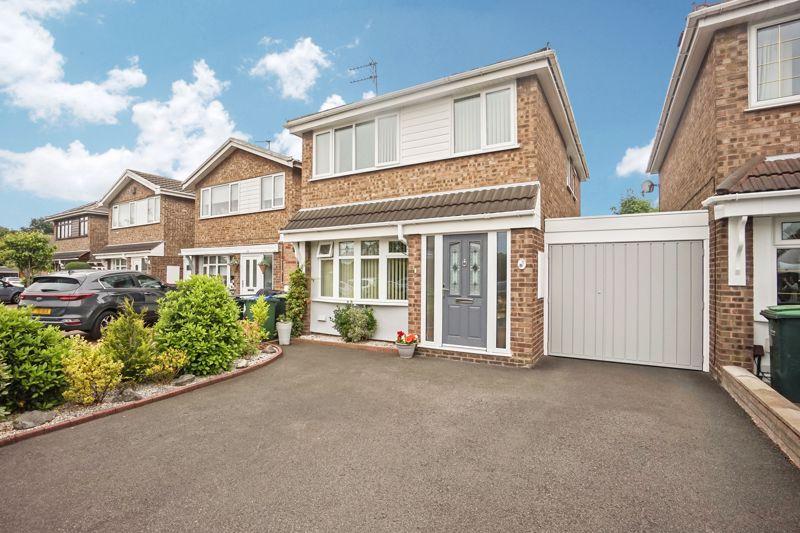 Myrtle Terrace, Tipton 3 bed link detached house £250,000
