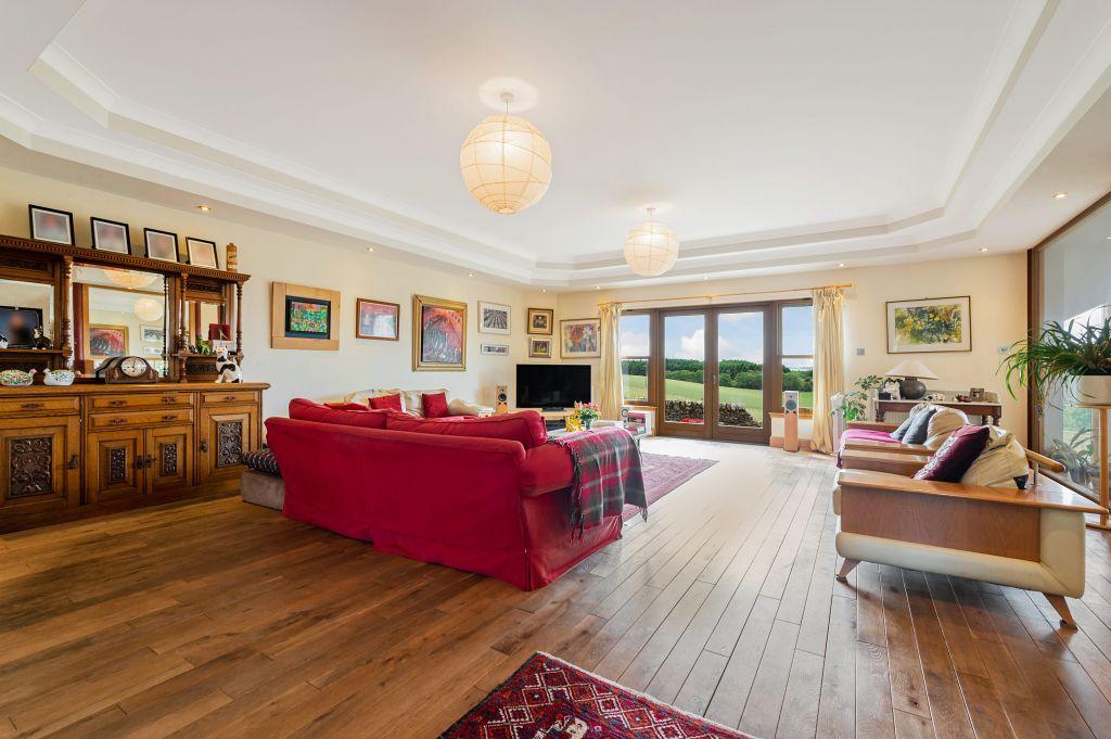 Braehead, Kirkbrae, Collessie, Fife, KY15 7RQ 5 bed detached house £