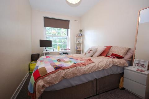 3 bedroom apartment to rent, Lockwood House, London SE11