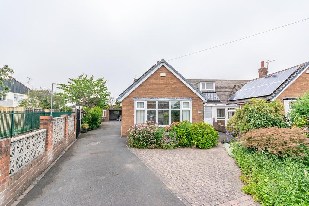 Smithy Lane, Lytham St Annes, FY8 3 bed semidetached bungalow £235,000