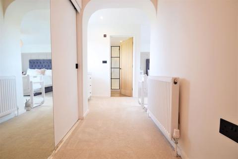 1 Cunningham Close, Wirral, CH48 2JY