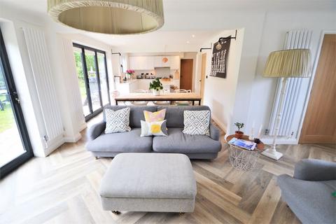 1 Cunningham Close, Wirral, CH48 2JY