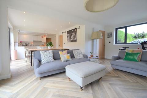 1 Cunningham Close, Wirral, CH48 2JY