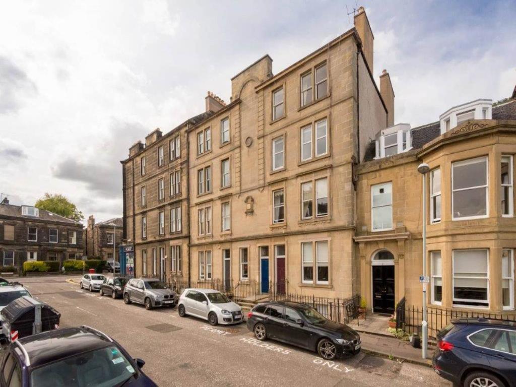 Eildon Street, Inverleith, Edinburgh 2 bed flat £995 pcm (£230 pw)