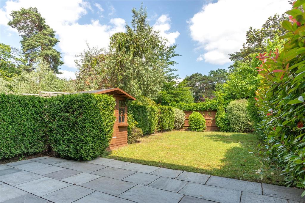 Old Avenue, Weybridge, KT13 4 bed semi-detached house - £1,500,000