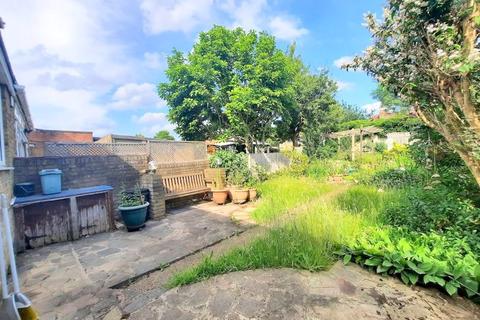 21 Ash Grove, Hounslow, TW5 9DU