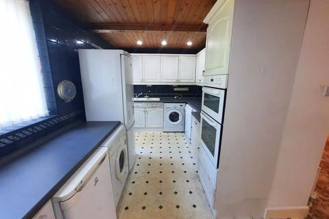 21 Ash Grove, Hounslow, TW5 9DU
