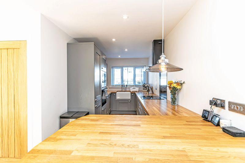 Landseer Avenue, Warrington 3 bed semidetached house £975 pcm (£225 pw)