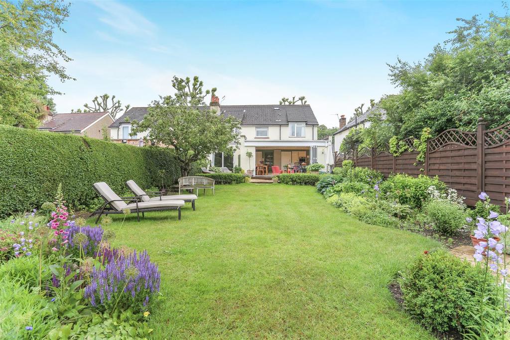 Colston Avenue, Carshalton 4 bed semidetached house £725,000