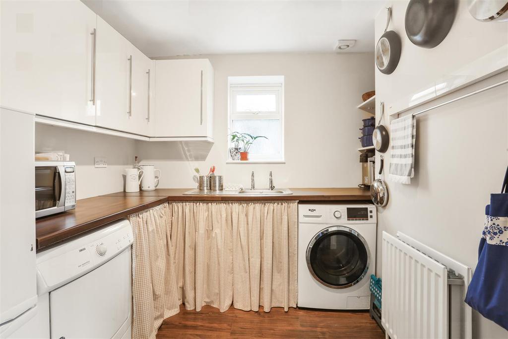 615229836 - 5 Colston Avenue, SM5 13.jpg