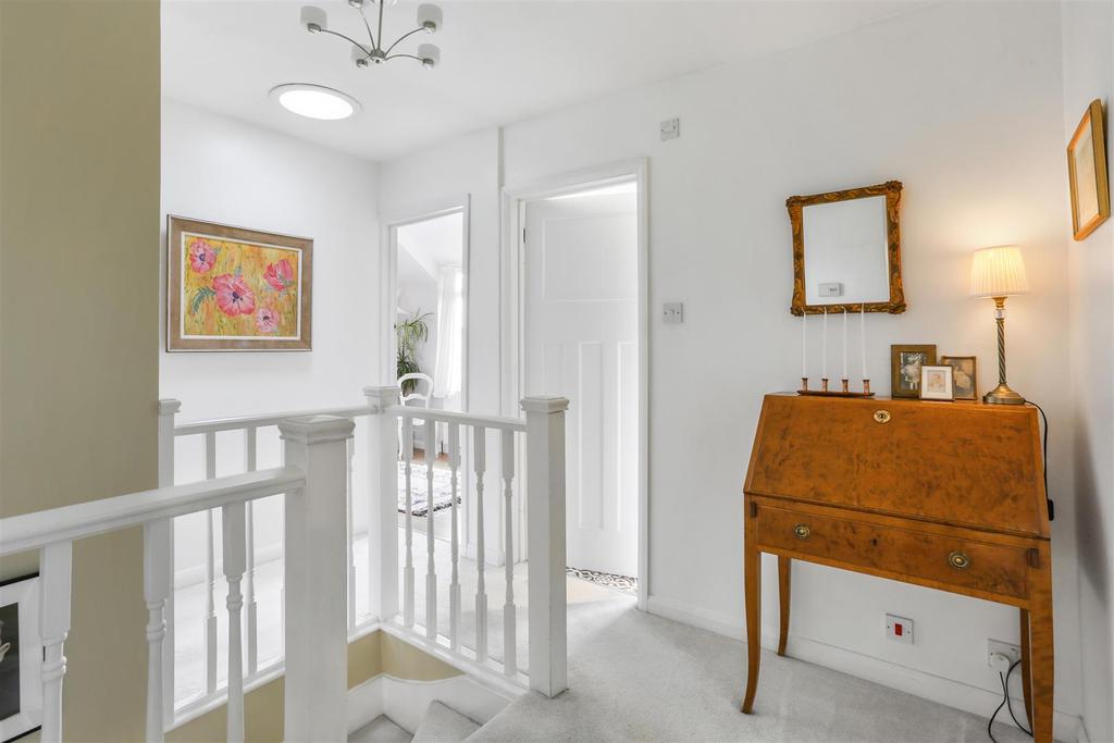 615229836 - 5 Colston Avenue, SM5 22.jpg