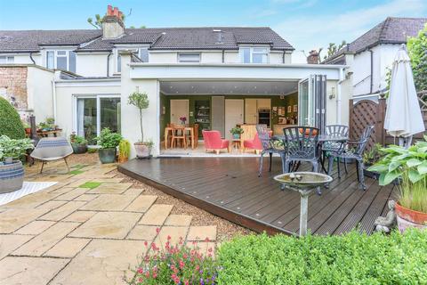 5 Colston Avenue, Carshalton, SM5 2PH