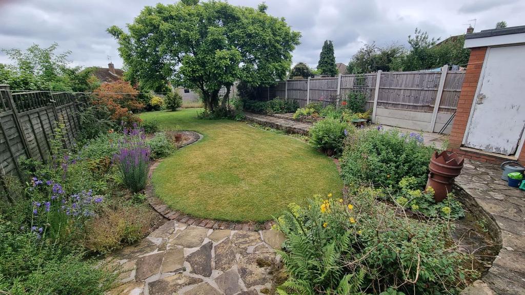 Stevens Road, Stourbridge, West Midlands 3 bed semidetached house £