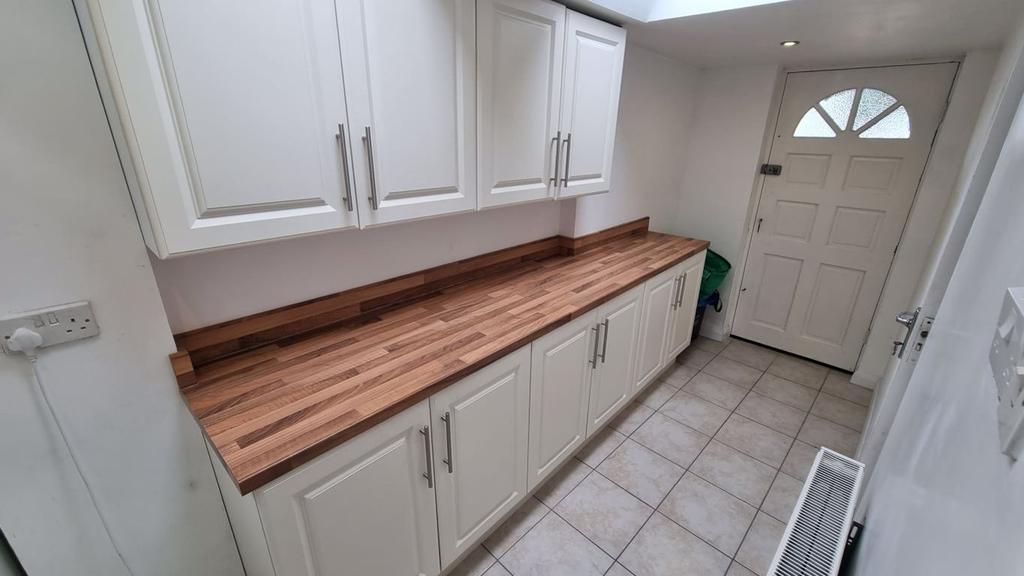 Stevens Road, Stourbridge, West Midlands 3 bed semidetached house £