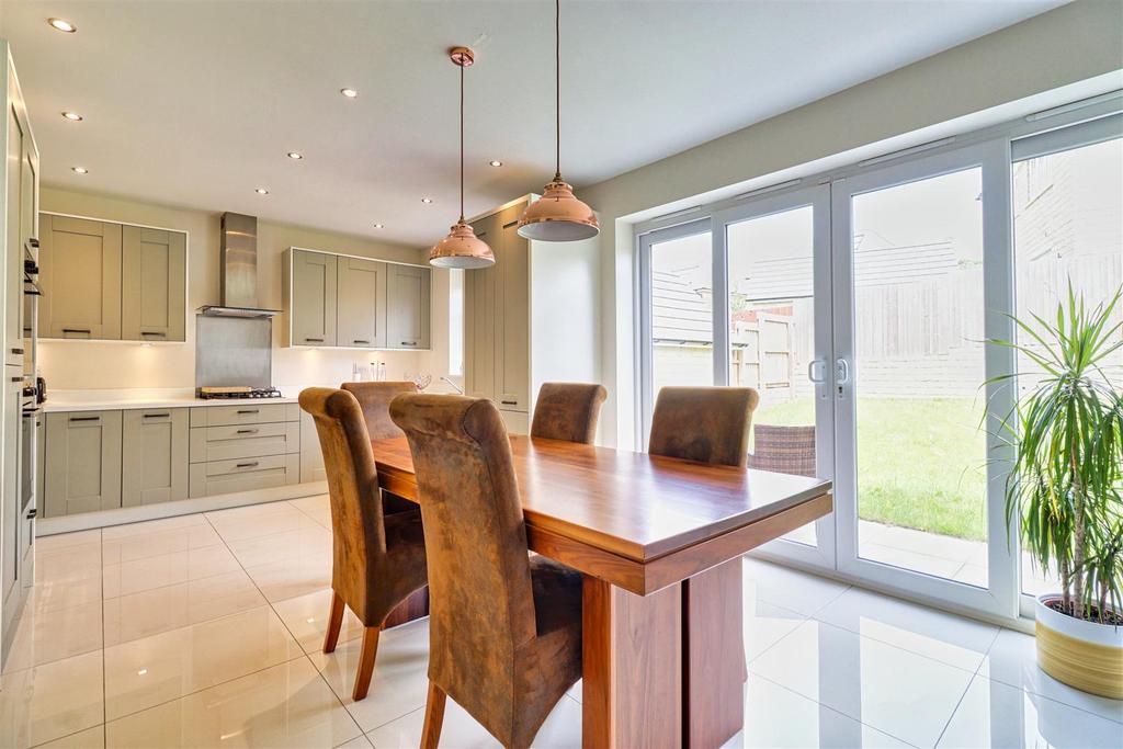 Dining kitchen