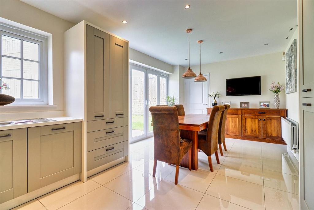 Dining kitchen