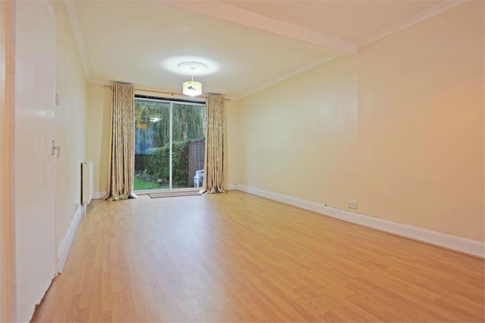 Maybank Avenue, Wembley 3 bed semidetached house £1,750 pcm (£404 pw)