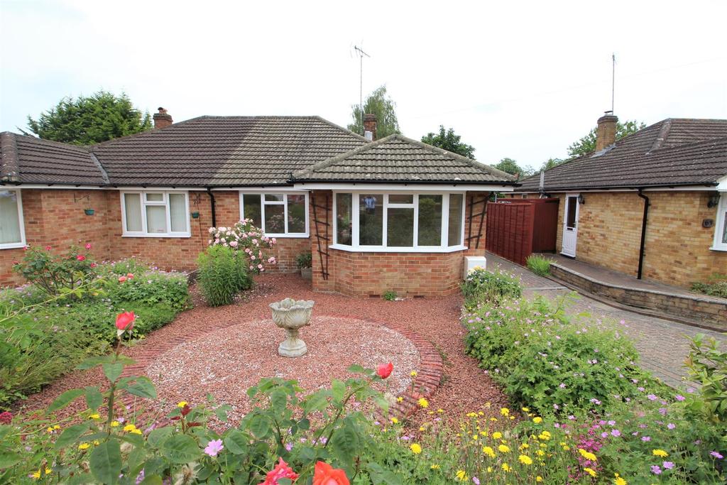 Amblecote Road, Tilehurst, Reading 2 bed semidetached bungalow £365,000