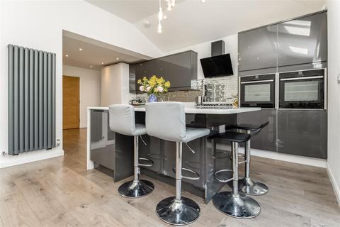 71 Linton Avenue, Borehamwood, WD6 4QY