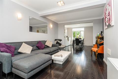 71 Linton Avenue, Borehamwood, WD6 4QY