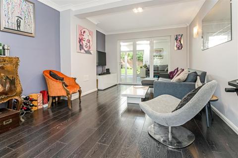 71 Linton Avenue, Borehamwood, WD6 4QY