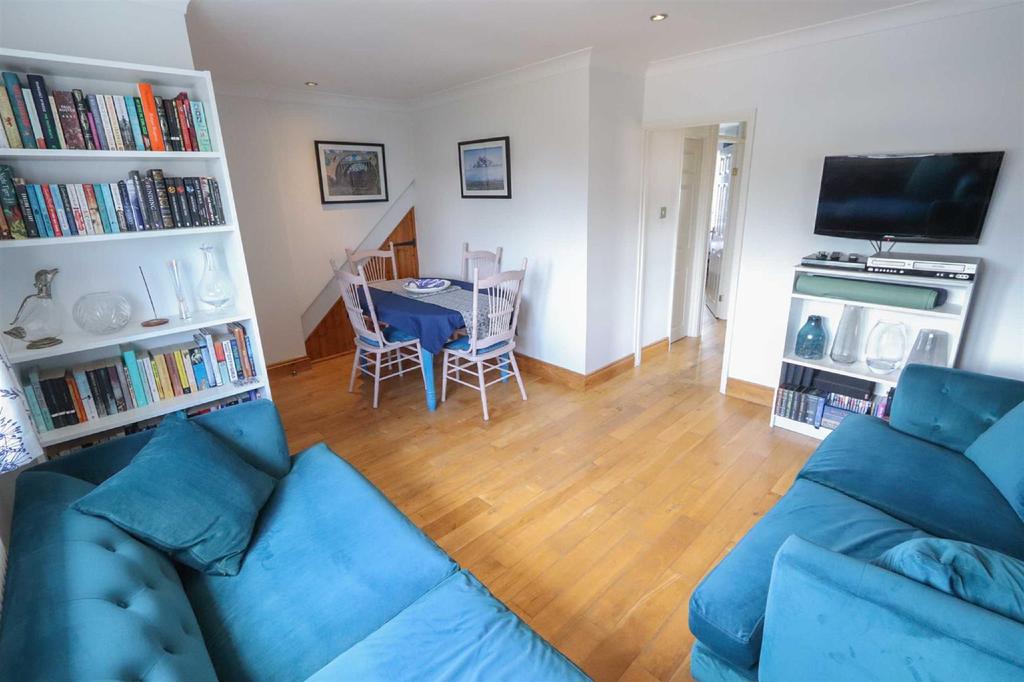 Church Road, Linslade 3 bed £260,000