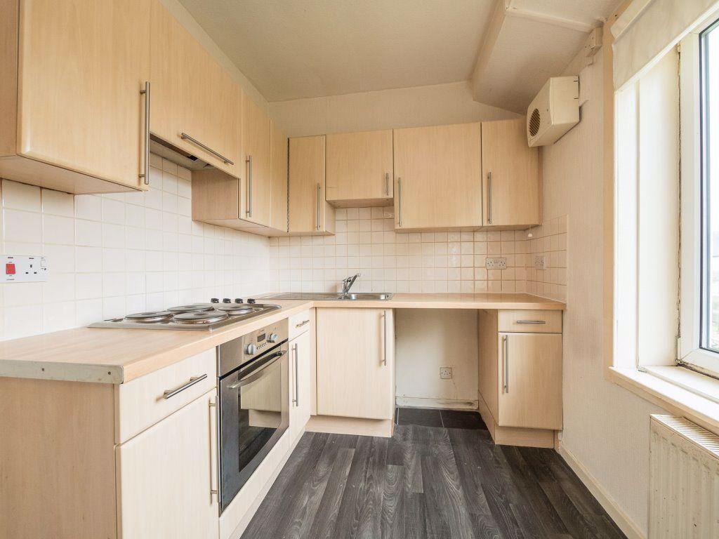 COLINTON MAINS PLACE, EH13 9AU 2 bed house £750 pcm (£173 pw)