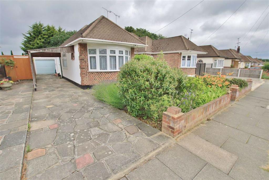 The Ryde, Leigh On Sea, Essex 2 bed semidetached bungalow £1,295 pcm