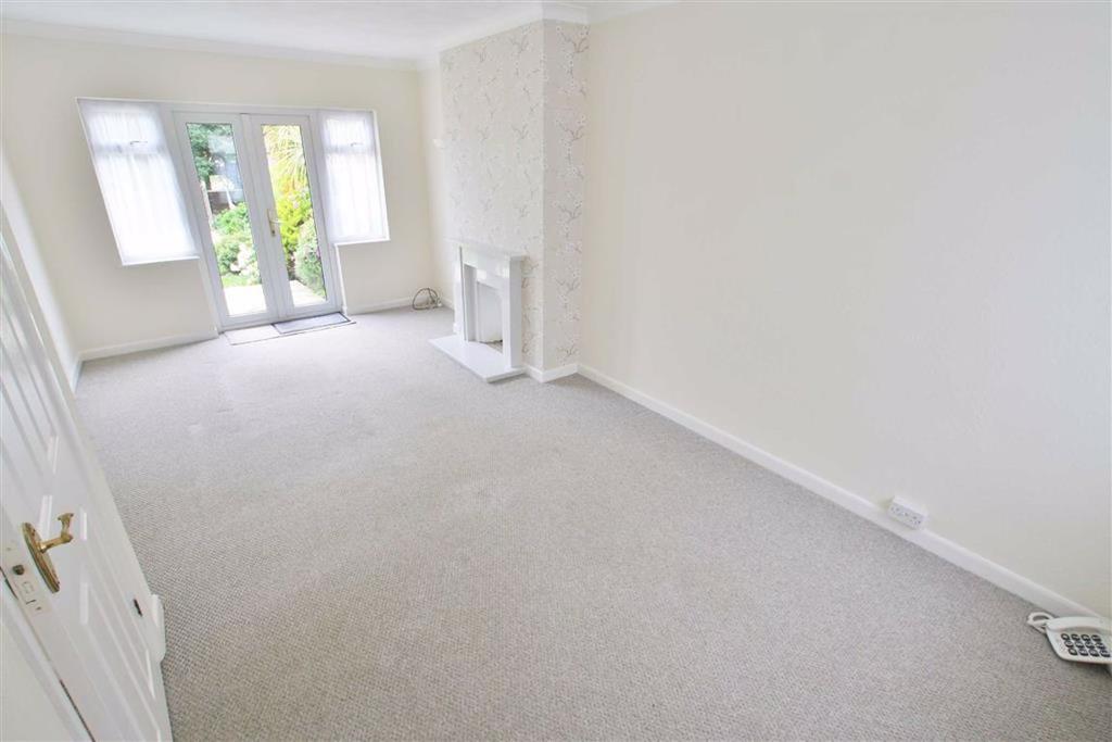 The Ryde, Leigh On Sea, Essex 2 bed semidetached bungalow £1,295 pcm