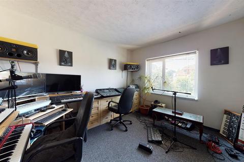 36 Calais Hill, Tyler Hill, Canterbury, CT2 9LT