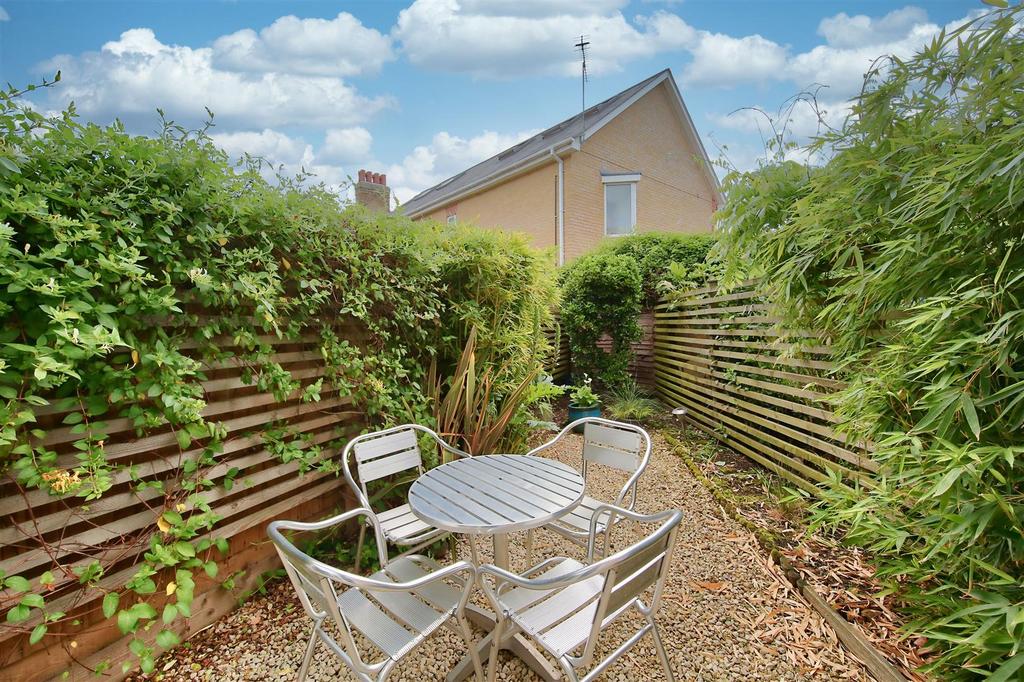 78 summerley street image3 17405 4.jpg