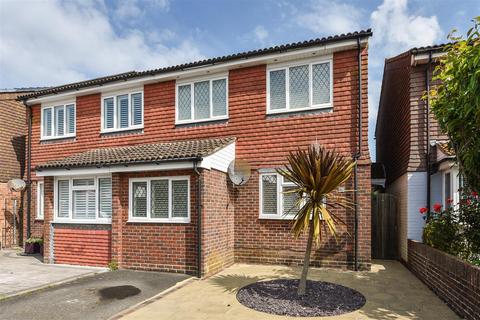 22 Olivers Meadow, Westergate, Chichester, PO20 3YA