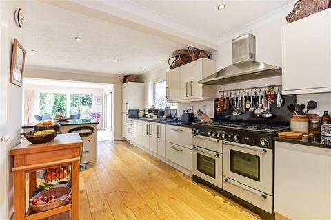 Cedar End Eastergate Lane, Eastergate, Chichester, PO20 3SJ
