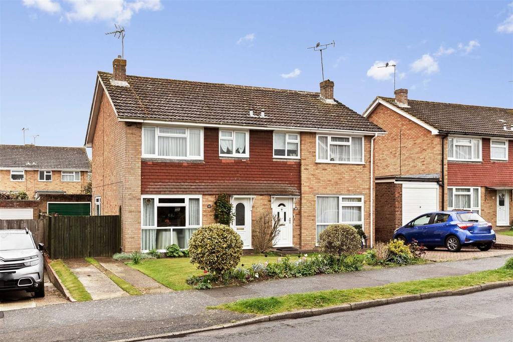 Quantock Drive, Ashford, TN24 3 bed house £325,000