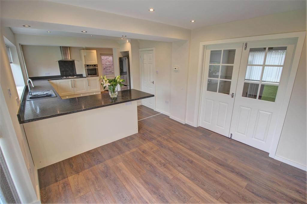 Open Plan Kitchen / Dining Room