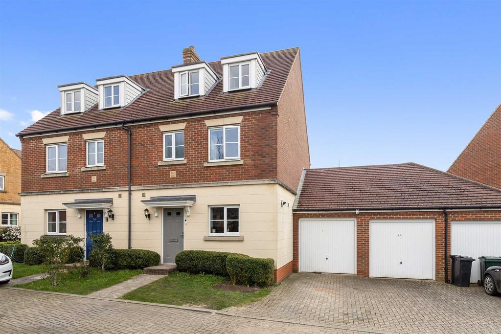 Intelligence Walk, Repton Park, TN23 4 bed semidetached house £350,000
