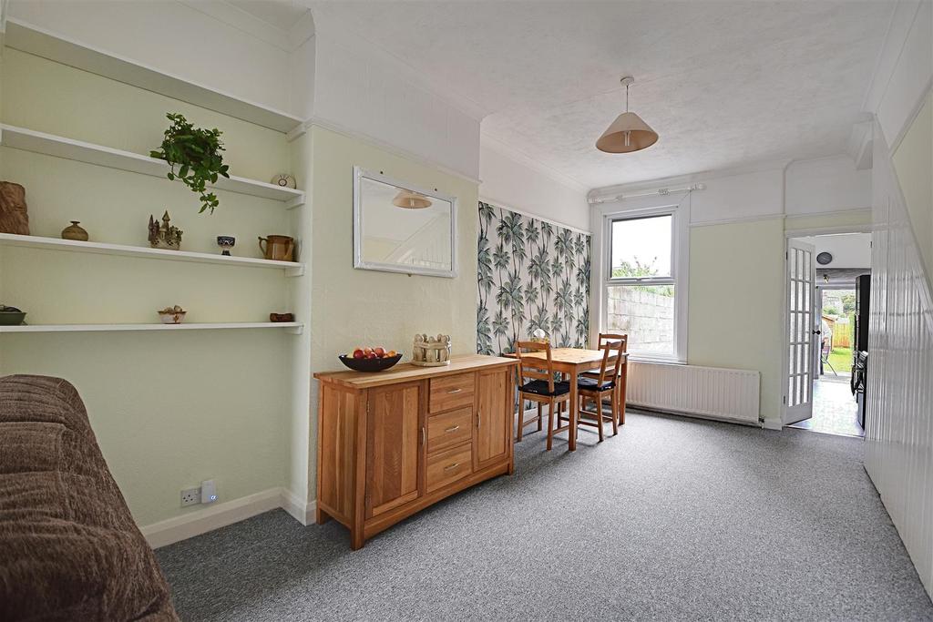 Chandler Road, BexhillOnSea 4 bed terraced house £325,000
