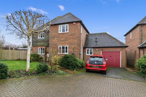 5 Dennes Mill Close, Wye, Ashford, TN25 5DR