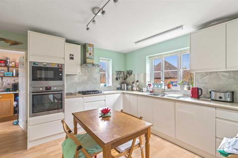 5 Dennes Mill Close, Wye, Ashford, TN25 5DR
