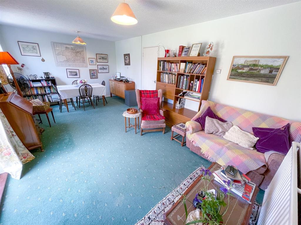 59 Fleming Way, Neyland SA73 1SD 2 bed bungalow £129,950