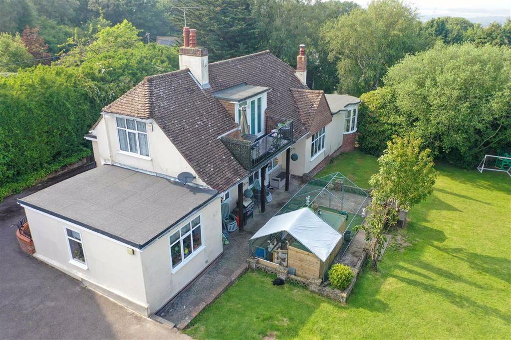 Battery Hill, Fairlight, East Sussex 5 bed detached bungalow £750,000