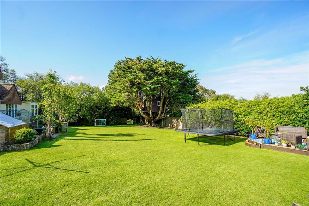 Battery Hill, Fairlight, East Sussex 5 bed detached bungalow £750,000