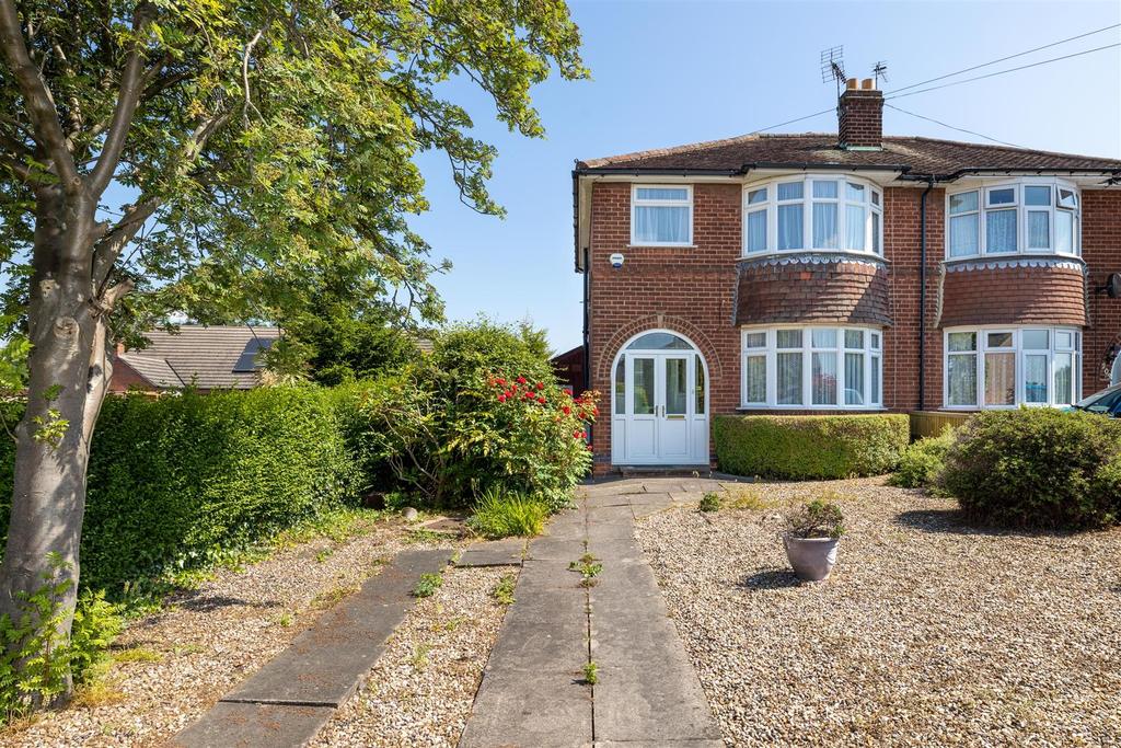 Sileby Road, Barrow Upon Soar, Loughborough 3 bed semidetached house