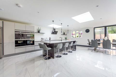 31 Meadow Hill, New Malden, KT3 5RQ