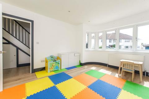 31 Meadow Hill, New Malden, KT3 5RQ