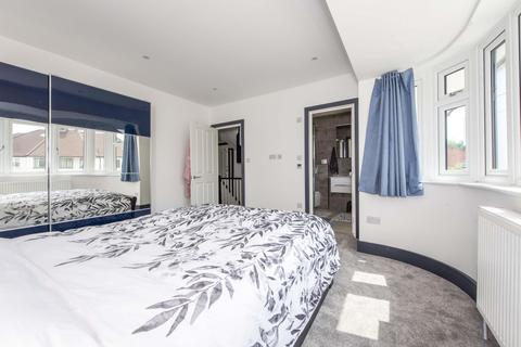 31 Meadow Hill, New Malden, KT3 5RQ