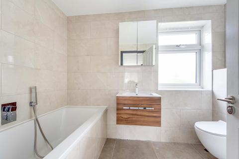31 Meadow Hill, New Malden, KT3 5RQ