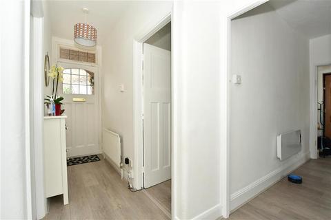 20 Doris Avenue, Erith, DA8 3ND