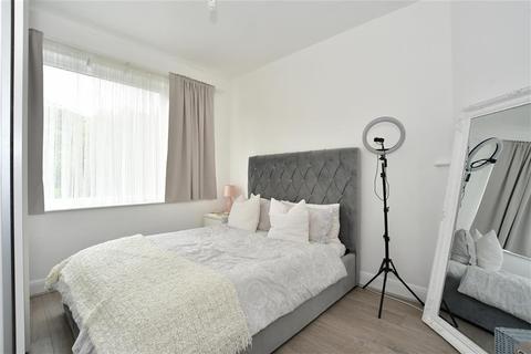 20 Doris Avenue, Erith, DA8 3ND