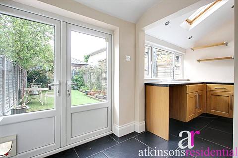 21 Gresham Close, Enfield, EN2 7AP
